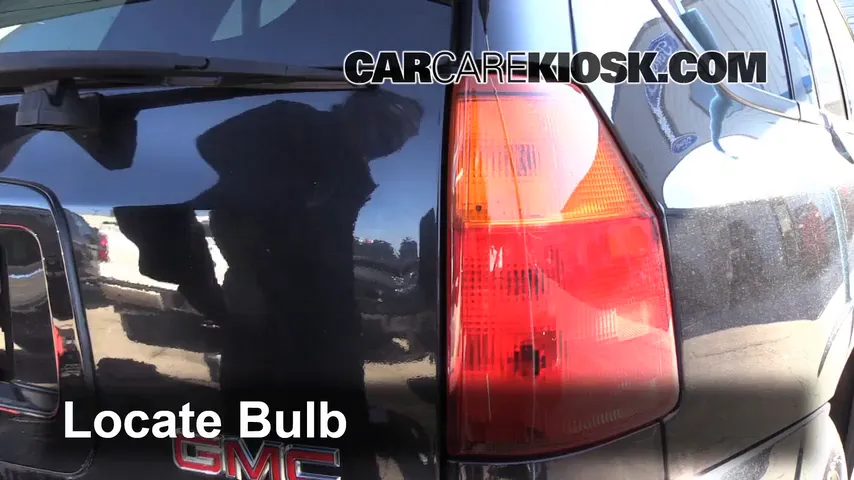 2009 GMC Envoy SLE 4.2L 6 Cyl. Lights Turn Signal - Rear (replace bulb)